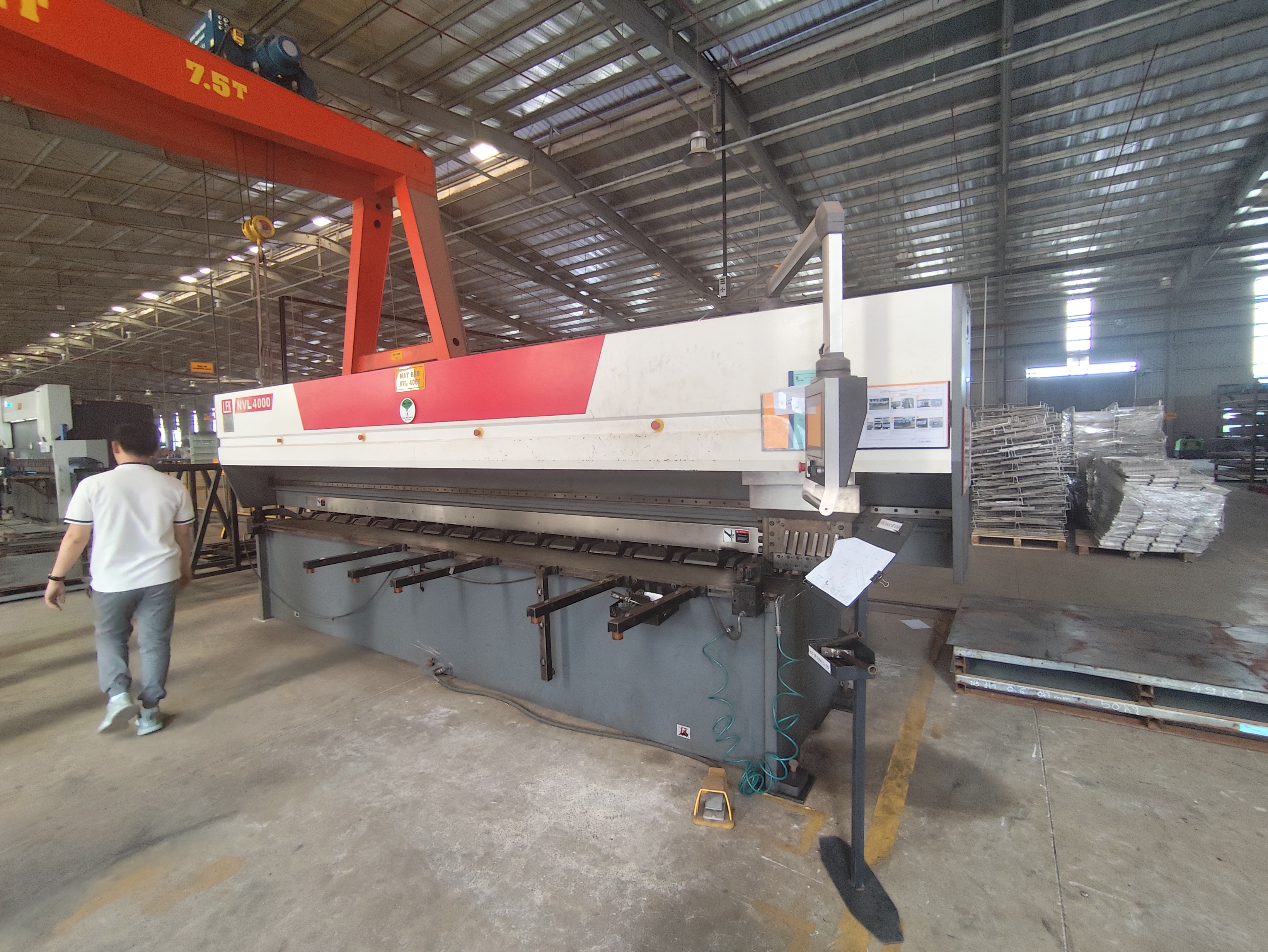 Slot planing machine.jpg